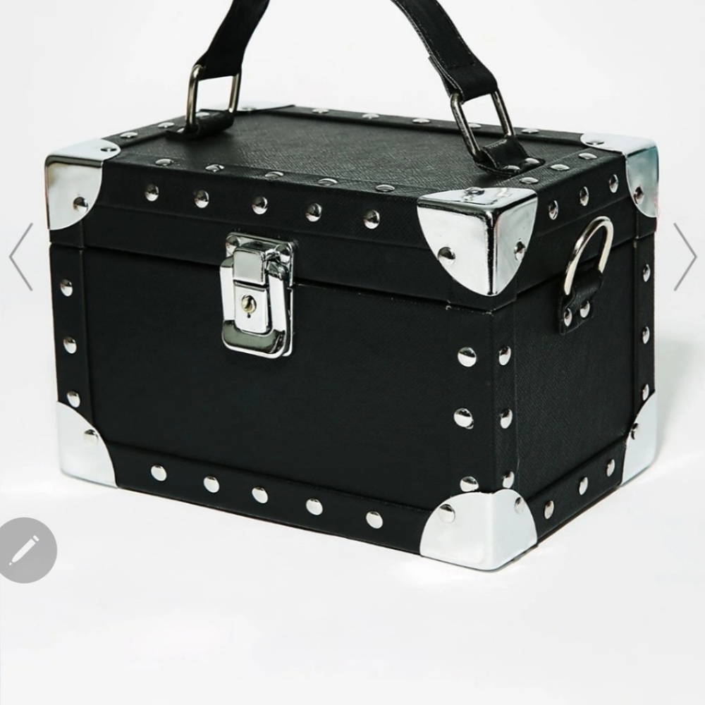 Current mood  Total Domanation Trunk bag